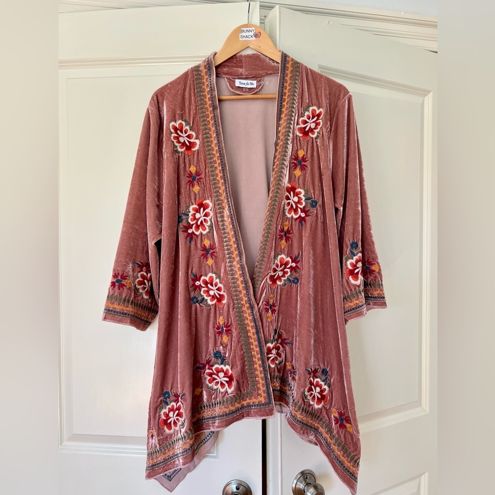Mauve Floral Embroidered Velvet Cardigan